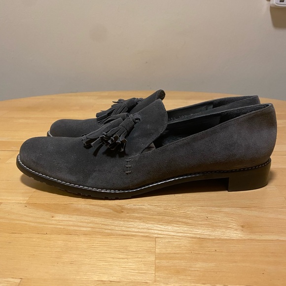 STUART WEITZMAN Guido Tassel Loafers Women's Gray Suede Slip On Flats 10 1/2 M - Picture 2 of 5